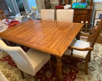 Dining Table / 6 chairs / 2 Leaves $ 524.00
