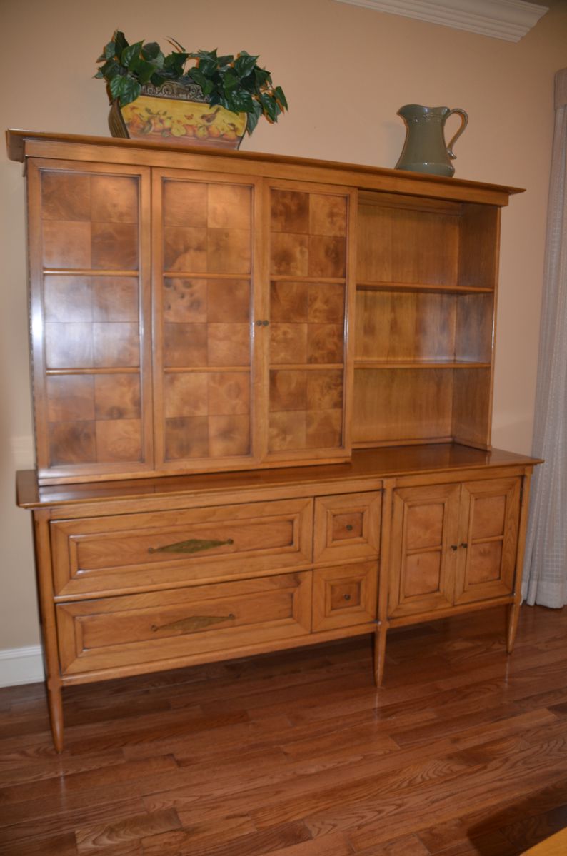 Melville The Greens ONLINE AUCTION MCM, Vintage,... starts on 3/11/2024