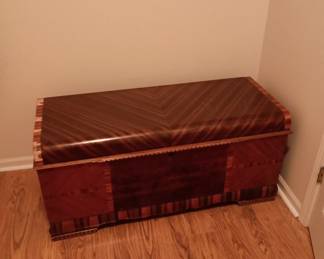 Mid century Modern
Lane Cedar chest