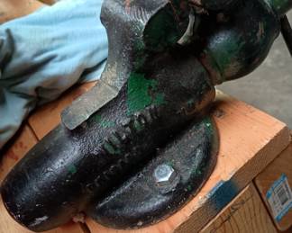 Smaller Hilton vise 3"