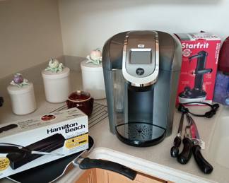 Keurig, Vintage  carving set in black , electric carving knife and apple peeler 