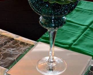  01A APR MG Reception Center Piece 