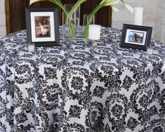  05E 0a BlackandWhite Damask 120R