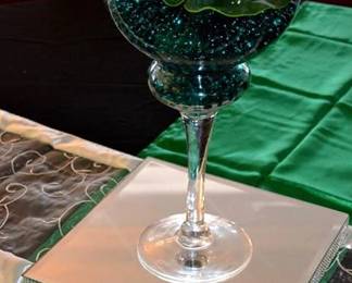  01A APR MG ReceptionCenterPiece   