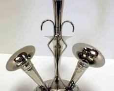  04D Tussi Mussi With Stand