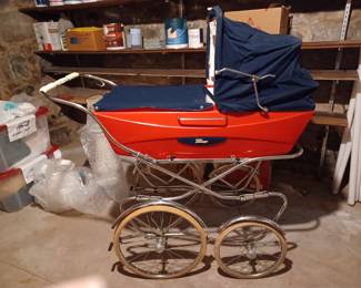 PEREGO baby carriage. 