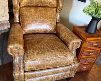 Recliner - $275
Available for presale 