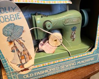 HOLLY HOBBIE KIDS SEWING MACHINE