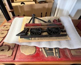 MORE TRAIN ITEMS/WALL DECOR