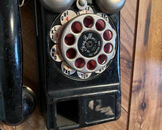 CHILDREN'S WALL PHONE