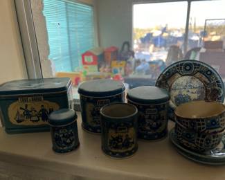 CHILDREN'S CANNISTER SET