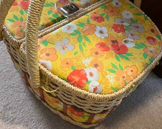 SEWING BASKET WITH NOTIONS