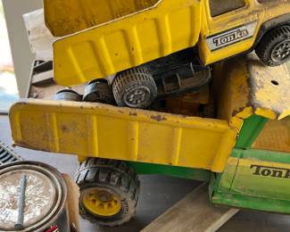 VINTAGE TOYS- LOADS OF TONKA TRUCKS