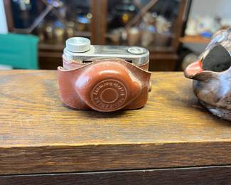 VINTAGE MINI CAMERA