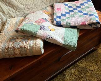 VINTAGE QUILTS