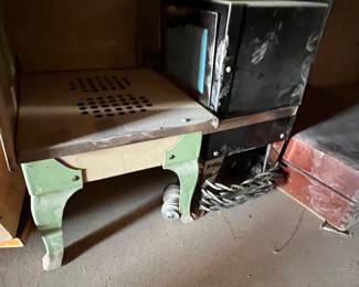 FUN VINTAGE KIDS STOVE