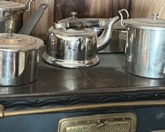 VINTAGE KIDS STOVE WITH COOKWARE