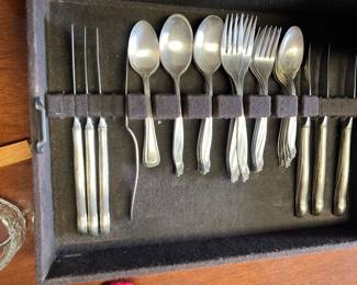 SILVERPLATE FLATWARE