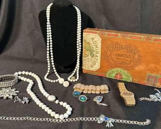 Beautiful Costume Jewley Collection With Great Box
