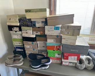 Women's shoes, most with box. Sizes 7 & 7 1/2