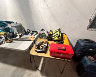 Tool bags - Dewalt, Ryobi