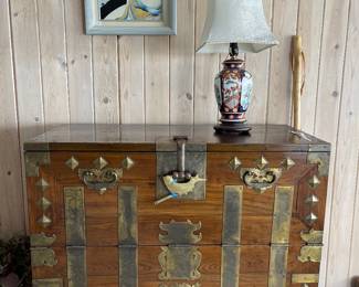 Korean Cabinet - gold Imari lamp 