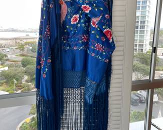Blue piano shawl