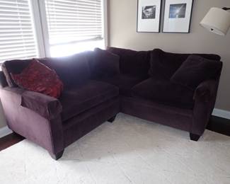 SECTIONAL NICE SMALL SIZE FOR ANY ROOM 