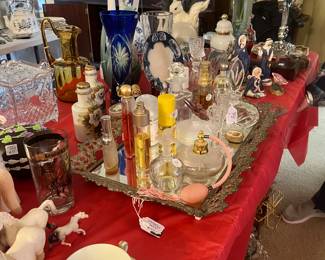 ASSORTED PERFUME BOTTLES 