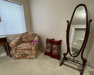 Oval mirror on stand