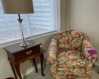 Slipcovered side chair and accent table