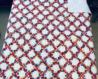 Vintage quilt - like new.  73"x 86"