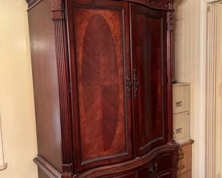 Universal Armoire w/3 drawers