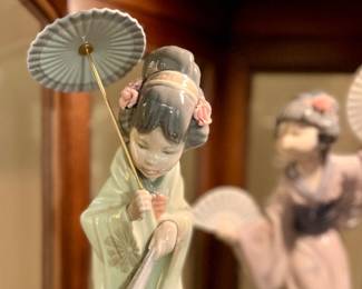 1 0f 3 Lladro Japanese Geisha figurines
