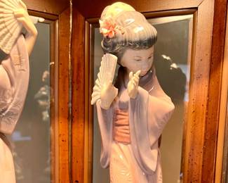 1 of 3 Lladro Japanese Geisha figurines