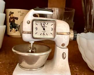 Mini blender clock