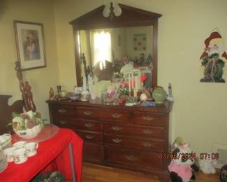 Dresser that matches bed frame