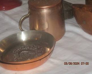 Small copper skillets