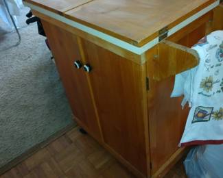 Kitchen Island with lift up sides