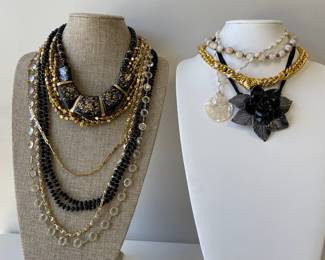 Lot 2709 Lot of Vintage Black  Gold Necklaces  Costume Jewelry