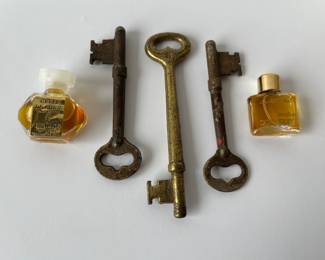 Lot 2719 Tiny French Perfume Samples  Skeleton Keys
