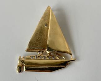 Lot 3614 14K Gold  Suncatcher Hull Sailboat Boat Pendant