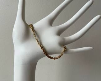 Lot 2724 14K Gold Bracelet
