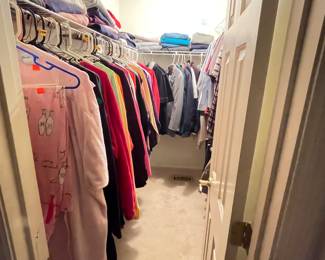 Master closet clothes - Women's large - 2X Men's large