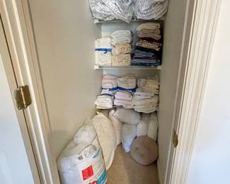 Lots of queen and king sheet sets