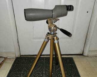 Bushnell SpaceMaster II Prismatic telescope, on tripod