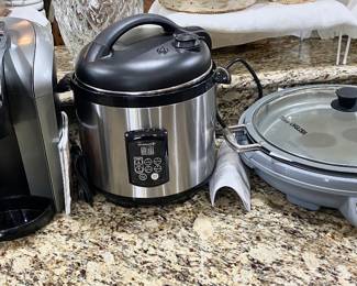 Keurig coffee maker, Nice clean Instapot style cooker