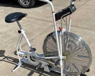Super NICE Vintage Schwinn Airdyne Exercise Machine. Rare to find in this condition. Working perfectly.
