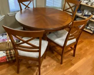 NICE Brashears Round Wood Table & Chair Kitchen/Dinette Set. 