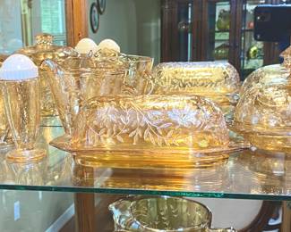Large group collection of Excellent Vintage Flora Gold Floragold depression glassware. 